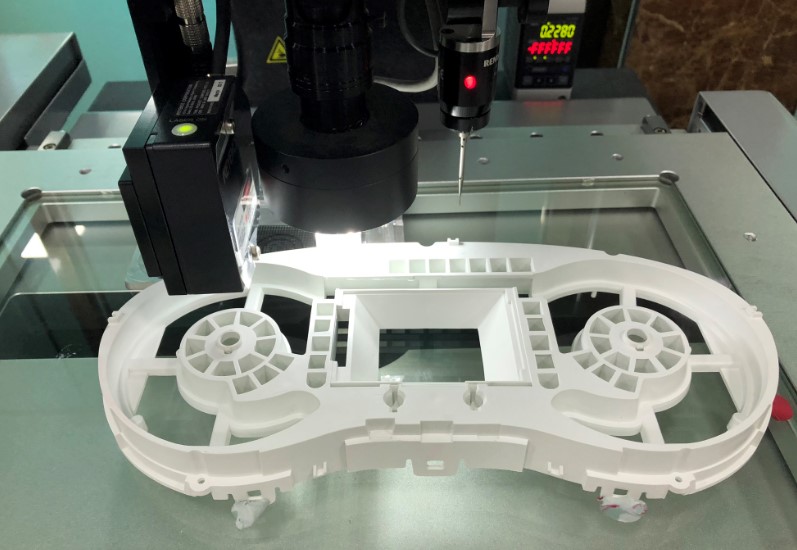 影像測量儀對汽車儀表盤進行高效檢測(圖1) 影像測量儀對汽車儀表盤進行高效檢測(圖1)