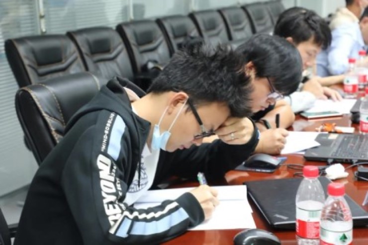 鳴鑼開賽|聚焦第四屆“思瑞”杯服務(wù)應(yīng)用技能大賽(圖7) 鳴鑼開賽|聚焦第四屆“思瑞”杯服務(wù)應(yīng)用技能大賽(圖7)